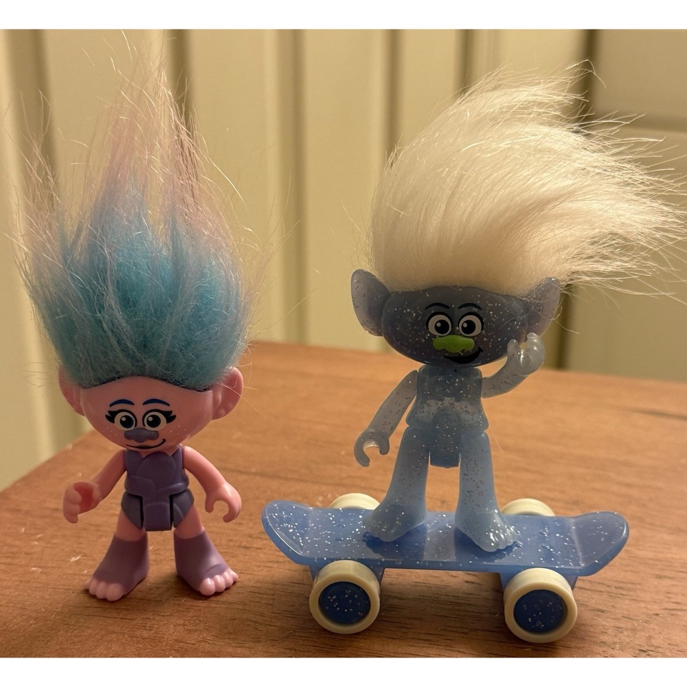 2 Dream Works‎ Jointed Trolls And A Skateboard